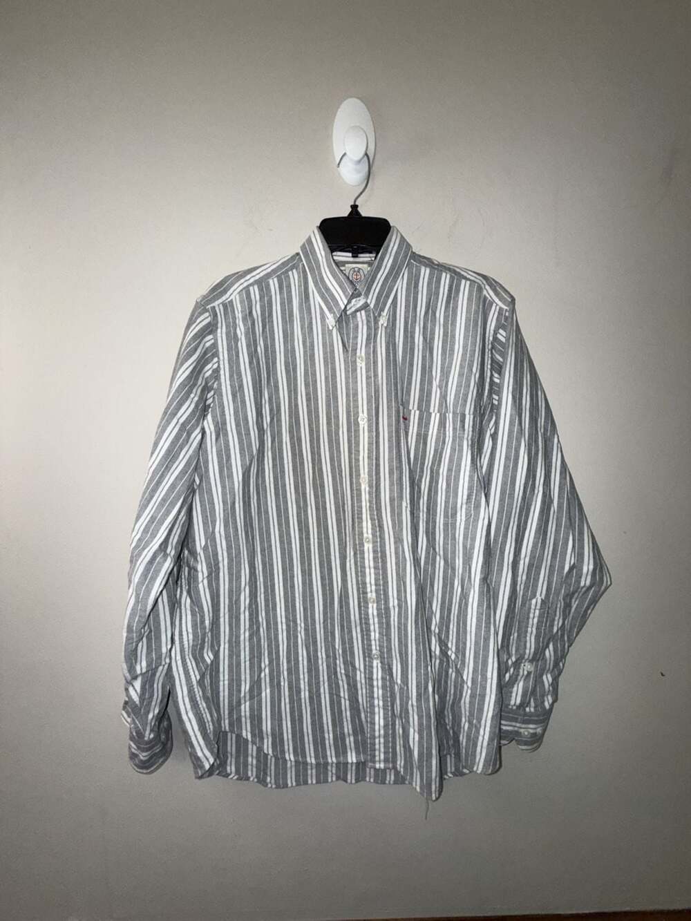 J.G. Hook Men's Gray and White Striped Long Sleeve Button-Down Shirt